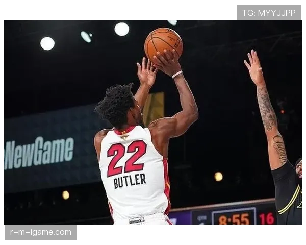 戴维斯逆境奋斗成就梦想，激励青少年勇敢逐梦