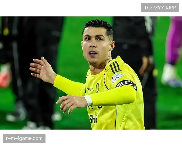 全球顶级足球巨星签下创纪录天价合同，引爆足坛关注与行业竞争