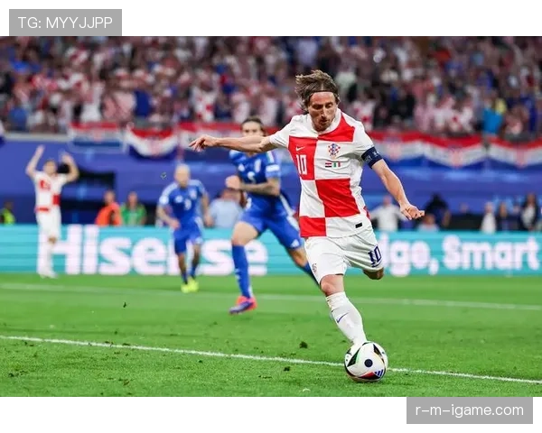 欧洲杯决赛:关键进球推动球队走向胜利,引发广泛关注。 欧洲杯决赛:关键进球推动球队走向胜利,引发广泛关注。